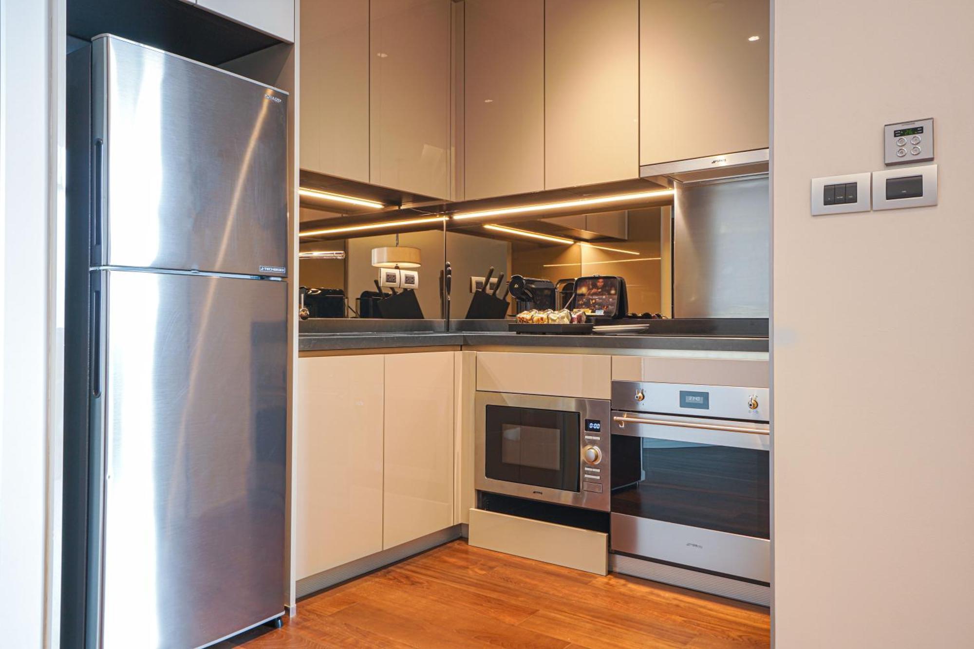 Chatrium Grand Bangkok Luaran gambar A modern kitchen