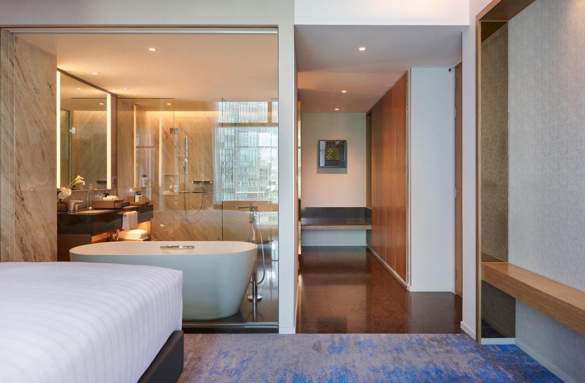 Chatrium Grand Bangkok Luaran gambar A guest room at the hotel